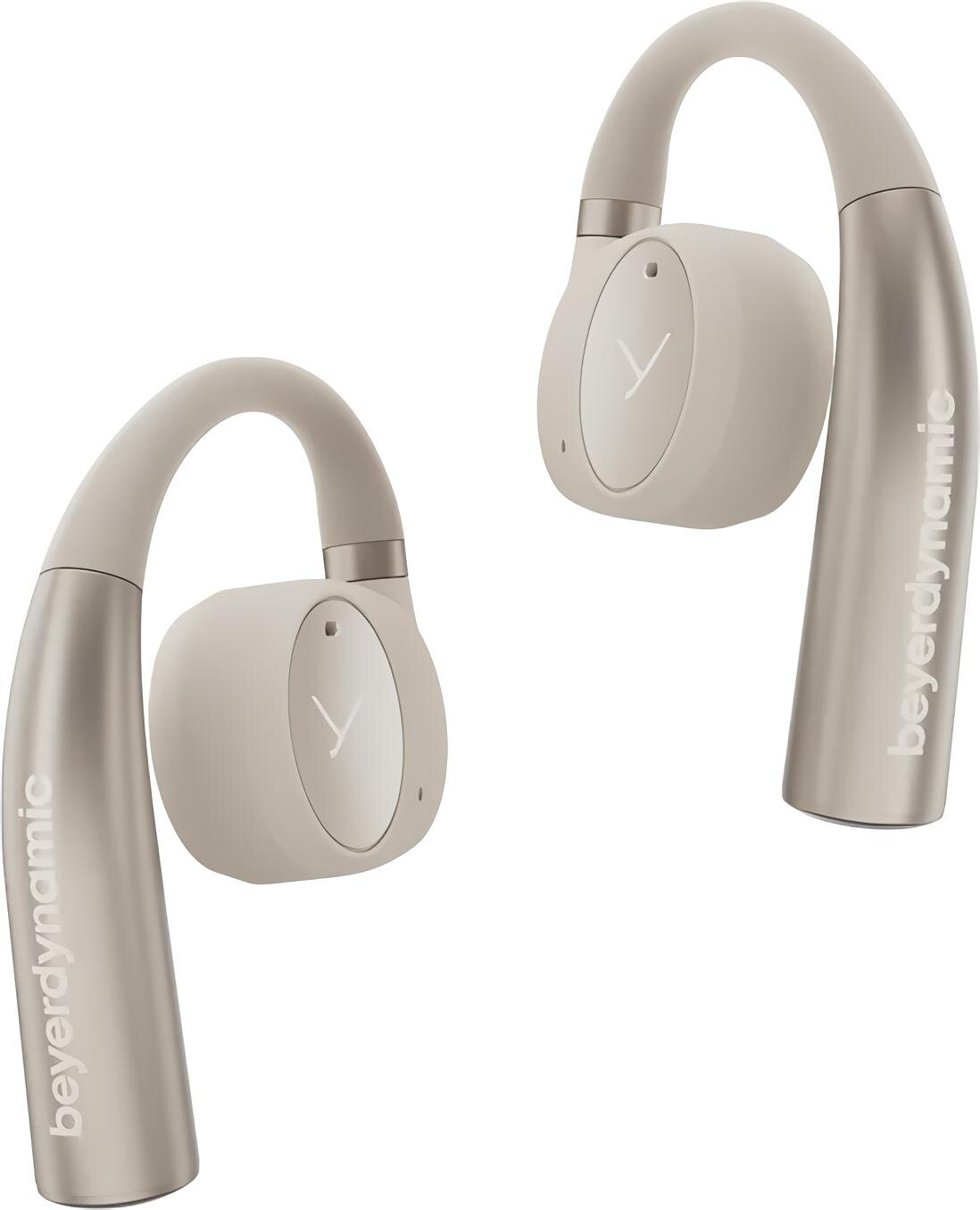 Dwa beżowe bezprzewodowe słuchawki z srebrnymi akcentami i nazwą marki.