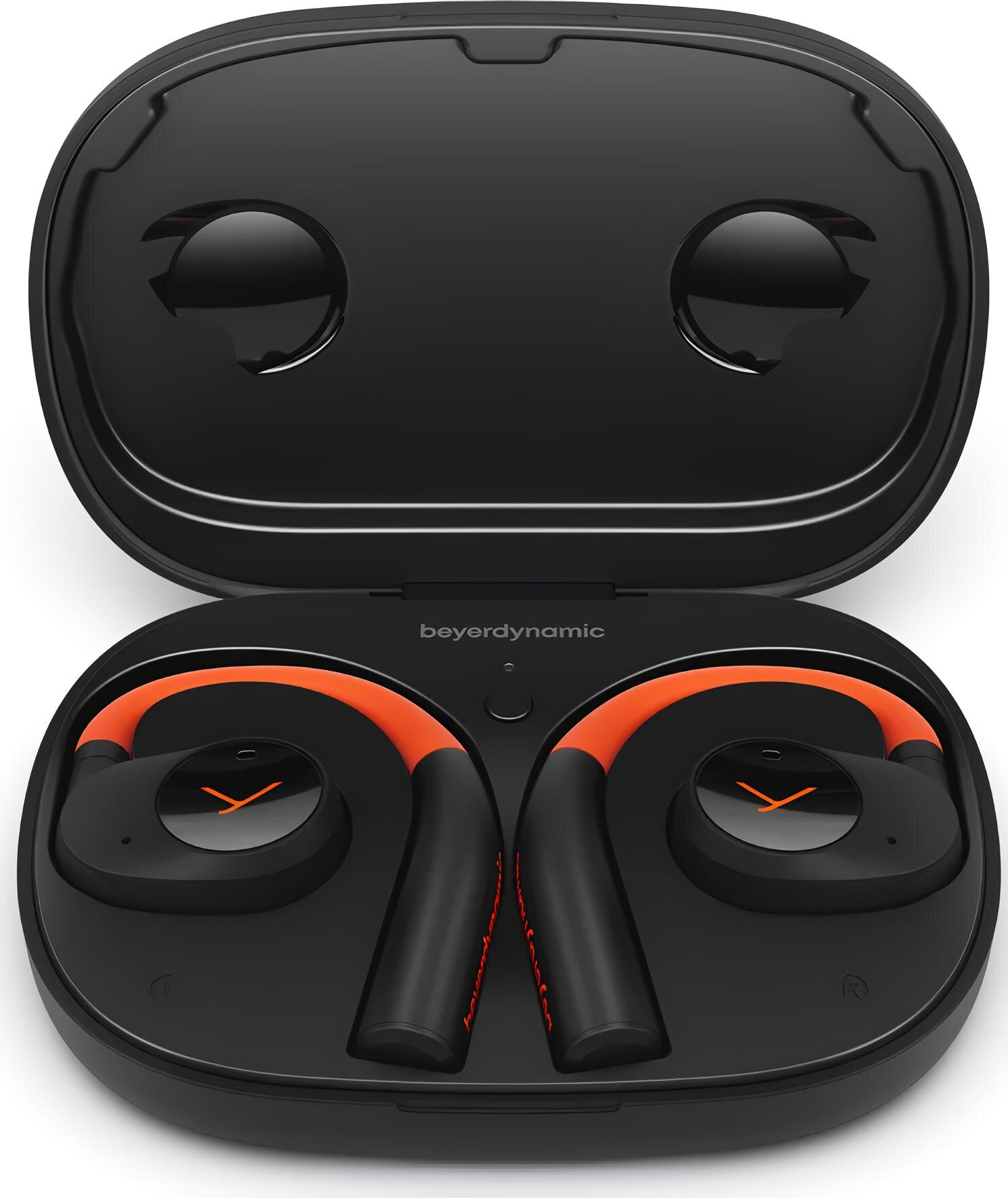 Czarne słuchawki w etui, z pomarańczowymi akcentami.