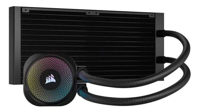 Schwarzer Corsair CPU-Kühler mit kreisförmiger RGB-Pumpe und Radiator. Der Kühler steht auf weißem Untergrund.