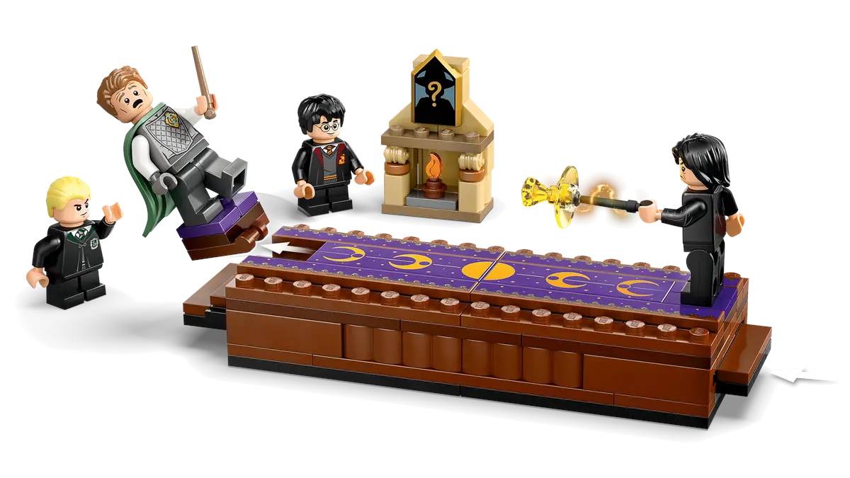 Zestaw Lego z figurkami Harry'ego Pottera i sceną ze znakiem zapytania.