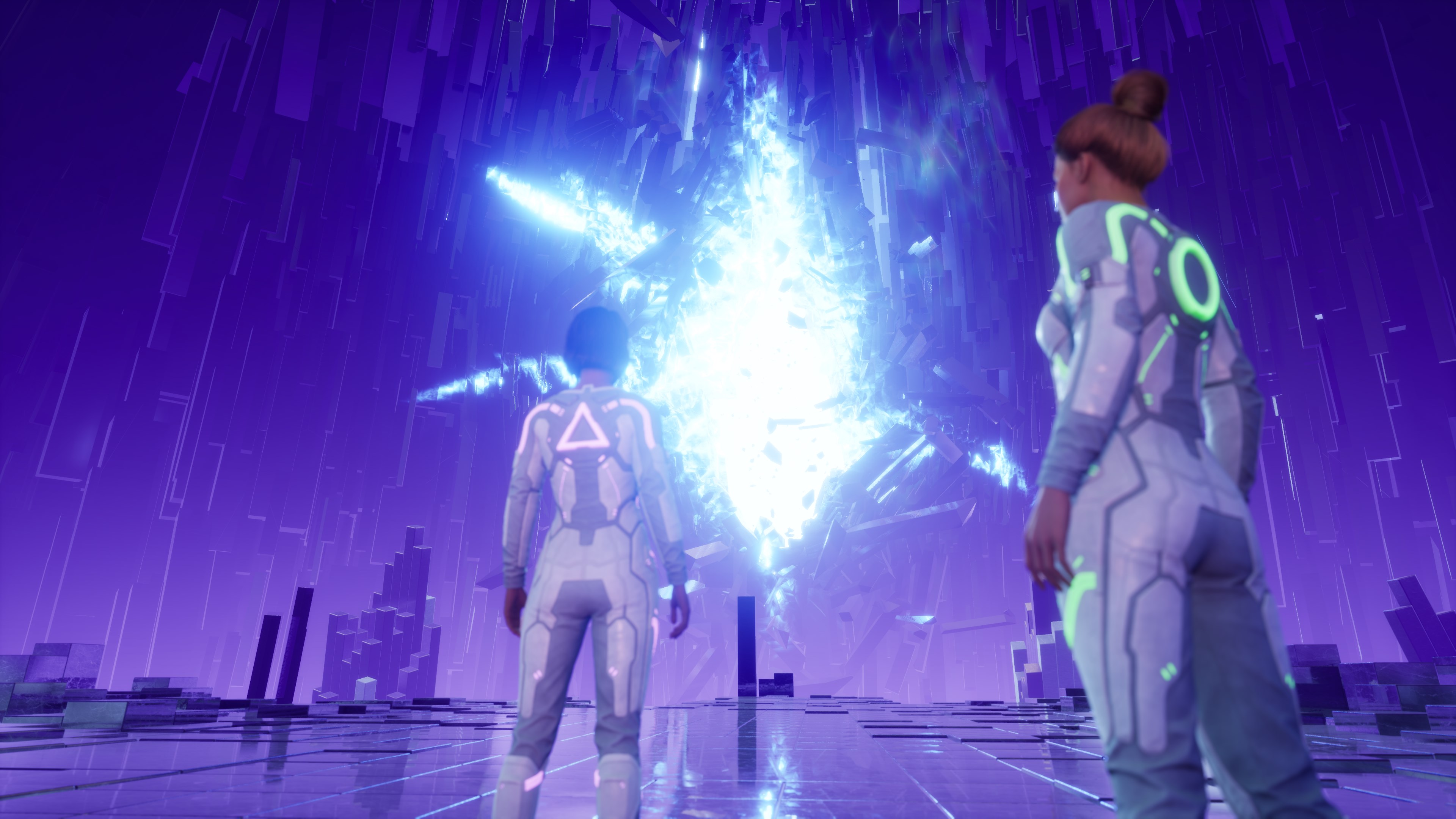 Zwei Personen in futuristischen Anzügen stehen einem hellen Licht in einem violett beleuchteten Raum gegenüber.