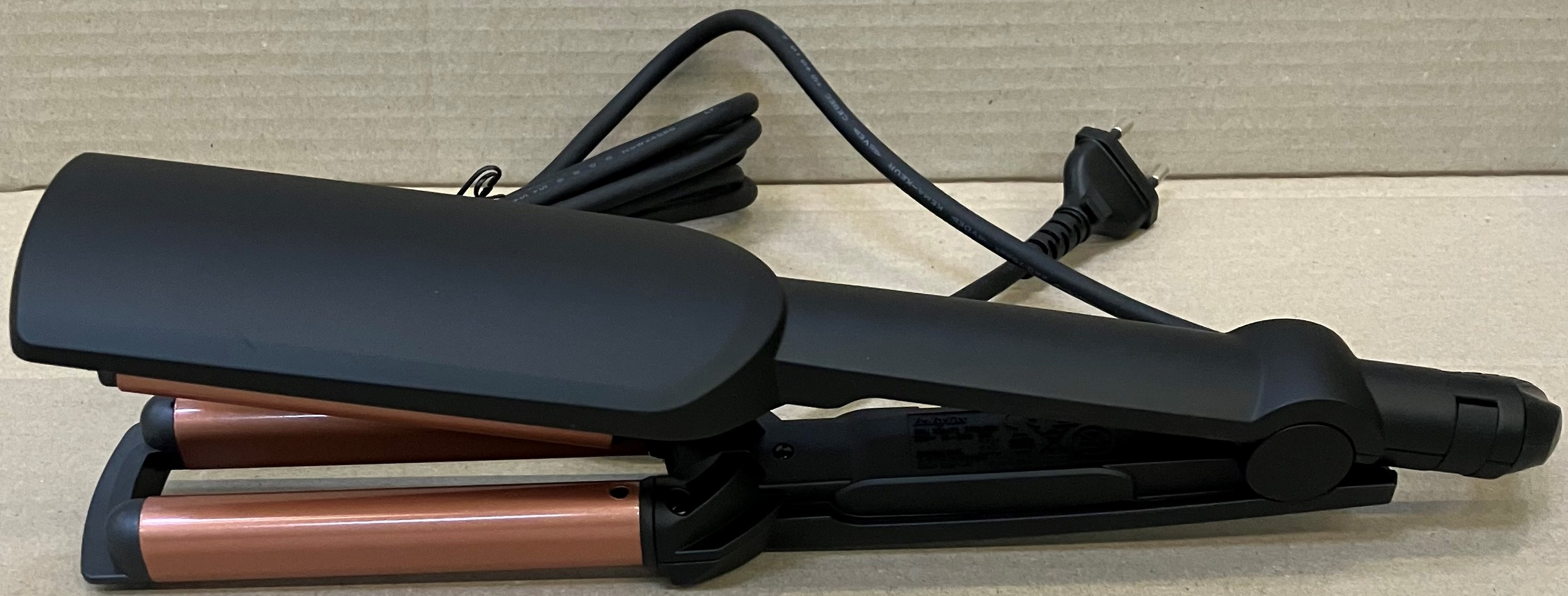 OUTLET -  Falownica do włosów BABYLISS W2447E Deep Waves Czarno-złoty