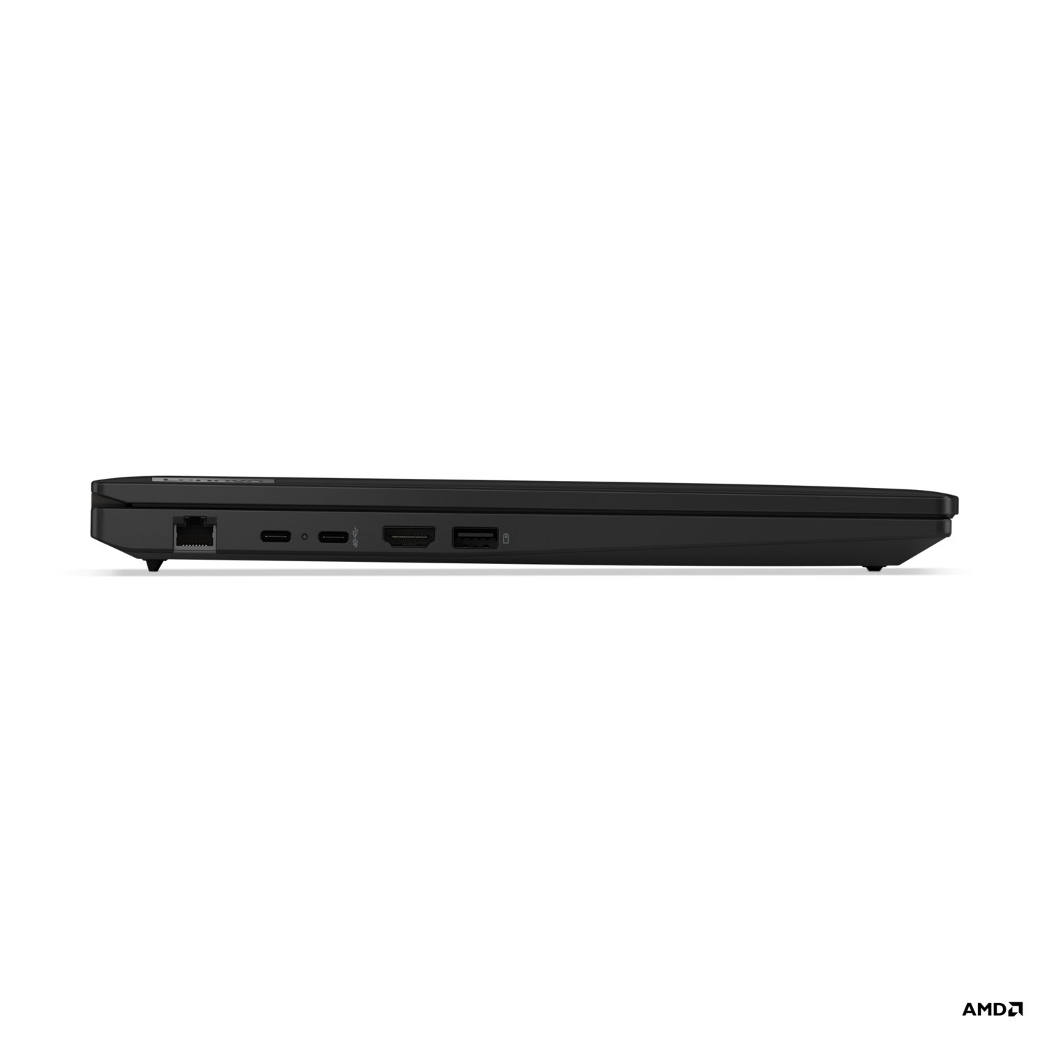 Zijaanzicht van zwarte laptop. Toont poorten en connectoren. Zwarte achtergrond.