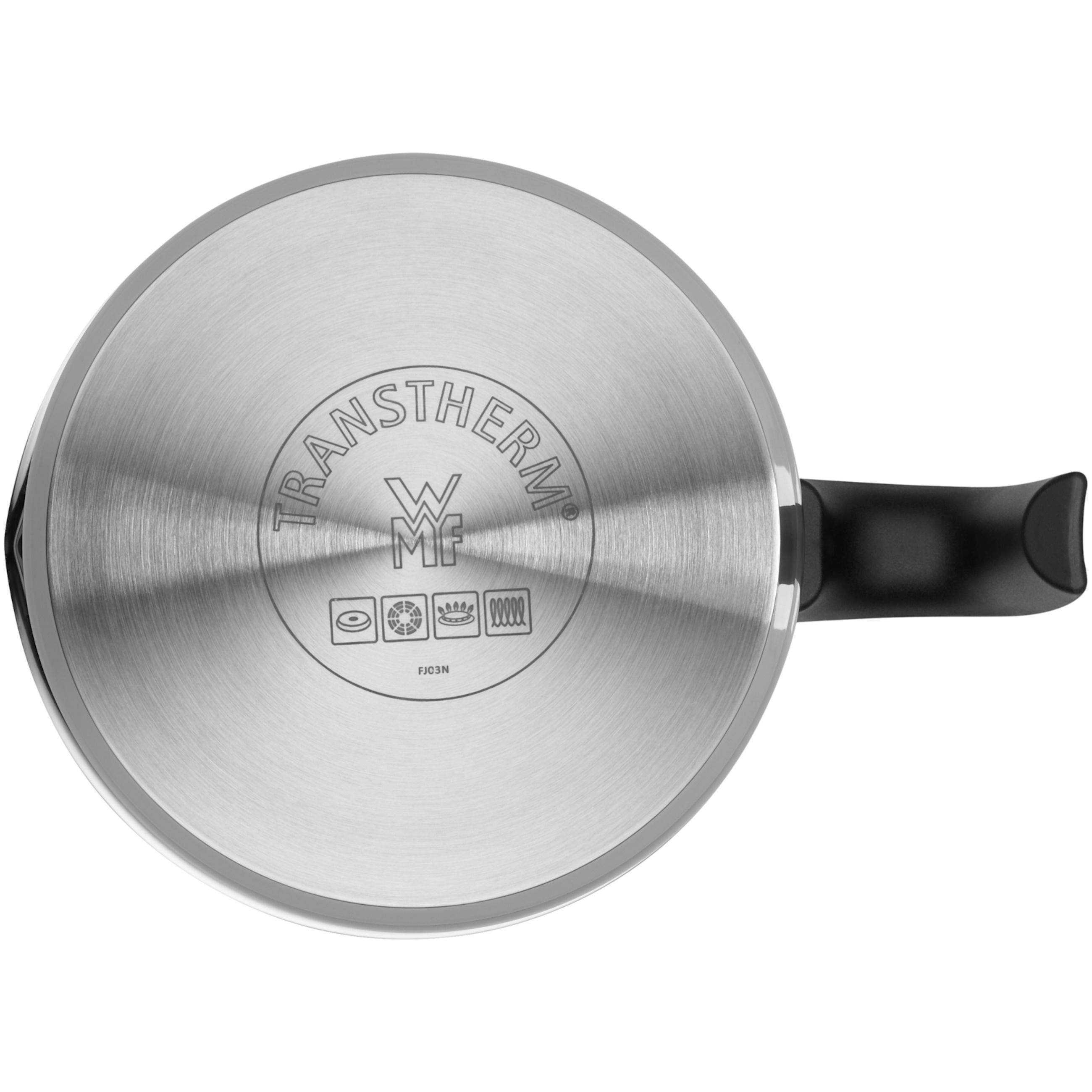Unterseite einer Edelstahlpfanne mit schwarzem Griff. TransTherm-Logo sichtbar.