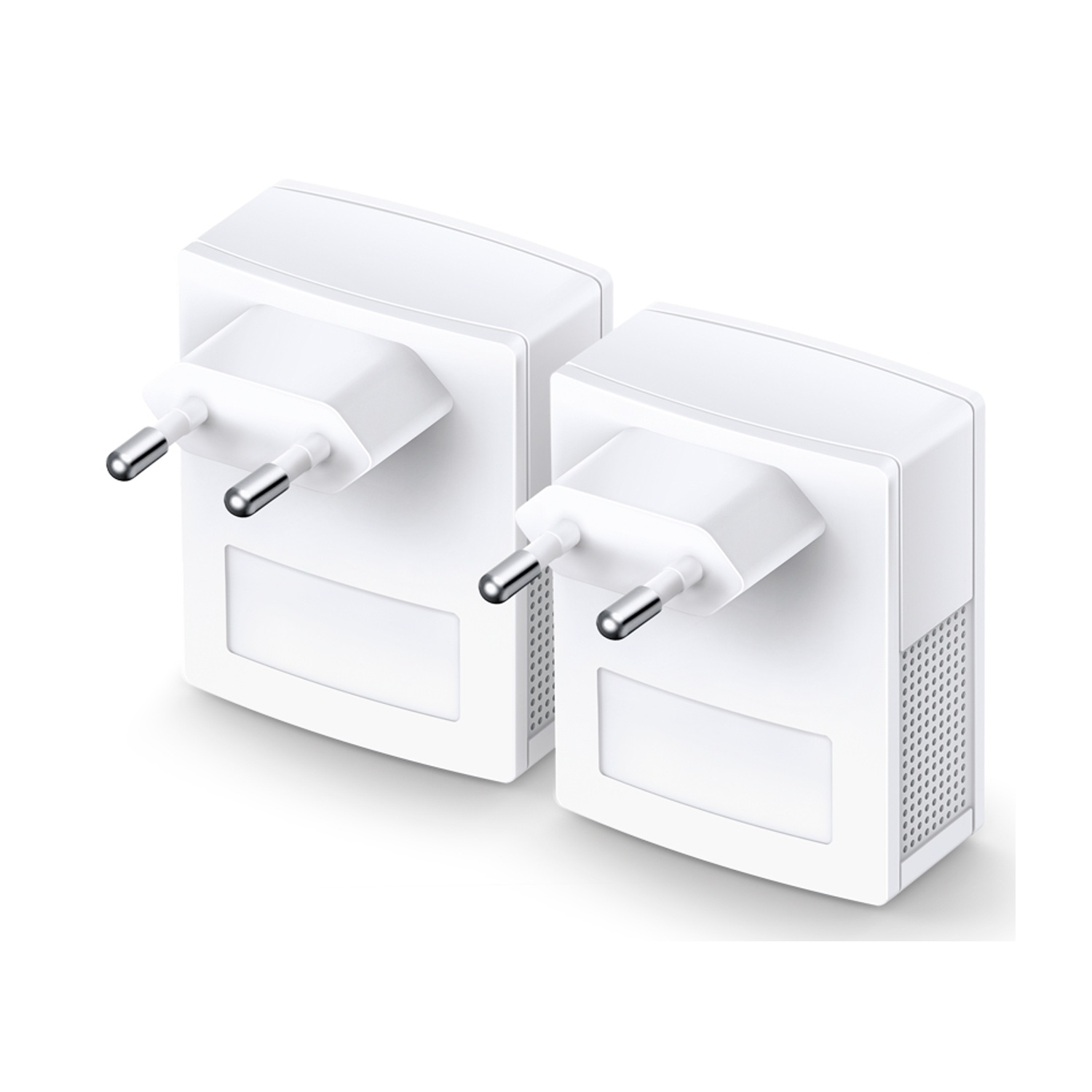 Due adattatori powerline bianchi con spine sono isolati su sfondo bianco.