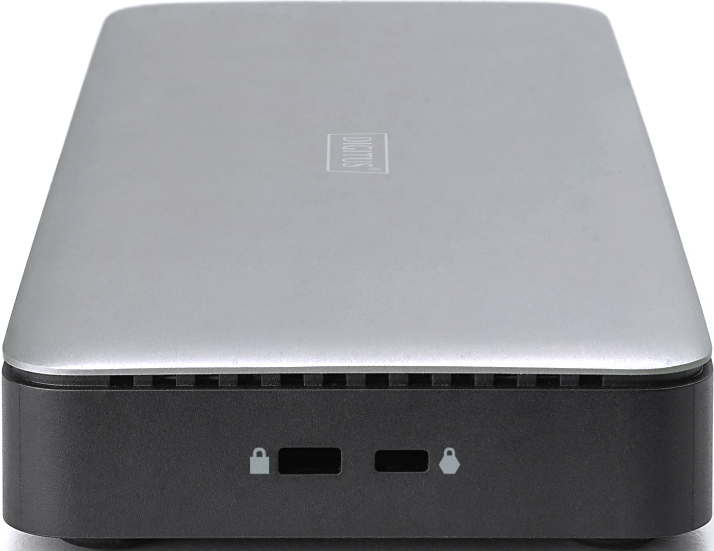 Ein silbernes digitales Gerät mit USB-Anschlüssen, auf dem die Bezeichnung DIGITUS steht.