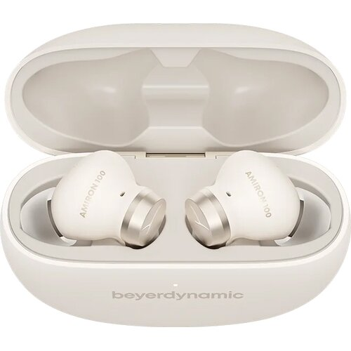 Białe słuchawki douszne w etui ładującym. Etui otwarte, wyświetlające słuchawki, widoczna marka.