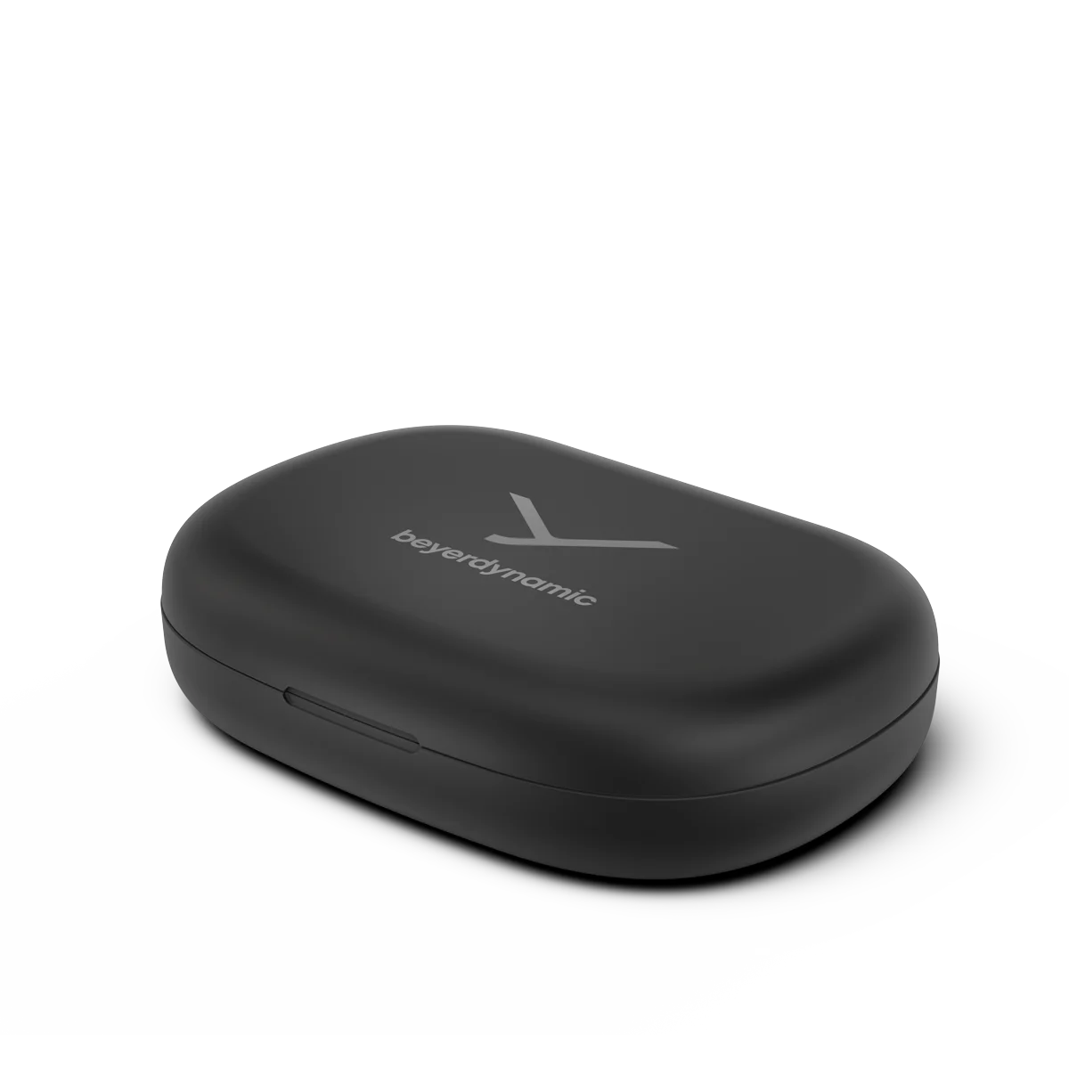 Un estuche negro, ovalado, con el logo de Beyerdynamic en la parte superior, sobre una superficie blanca.