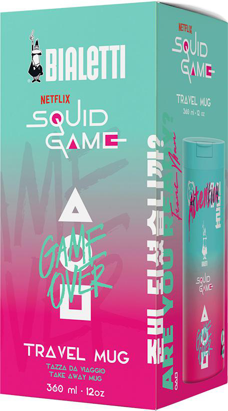 Schachtelkunst: Squid Game-Reisemagazin, mit Show-Logo und Bialetti-Logo.