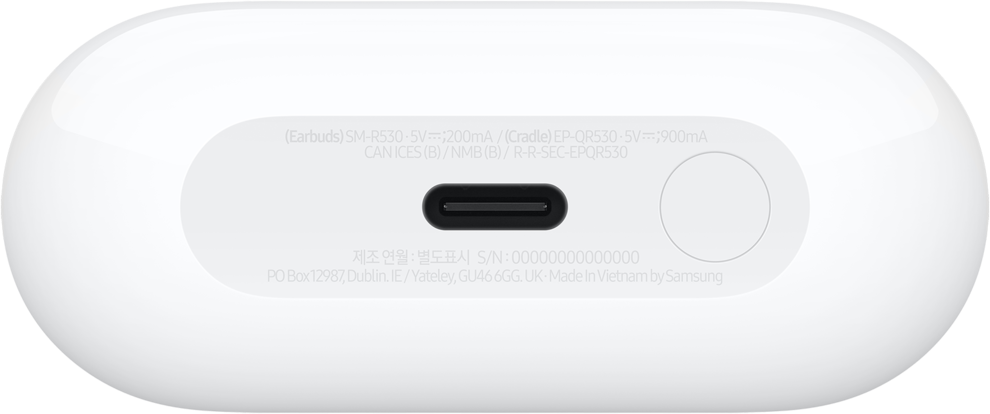 Un étui de chargement blanc avec un port USB-C et un bouton circulaire, avec du texte indiquant les spécifications.
