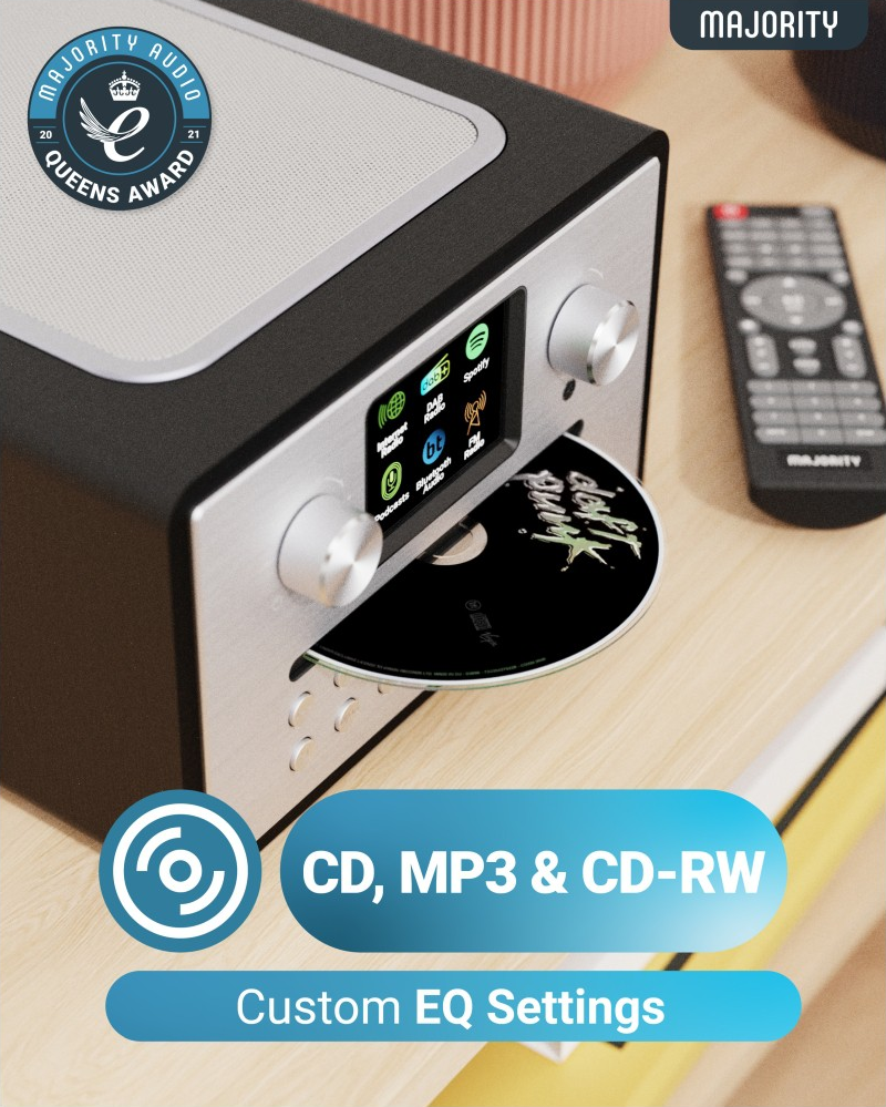 Lecteur audio noir et argenté avec un CD dans le tiroir, avec du texte sur les fonctionnalités et la marque.