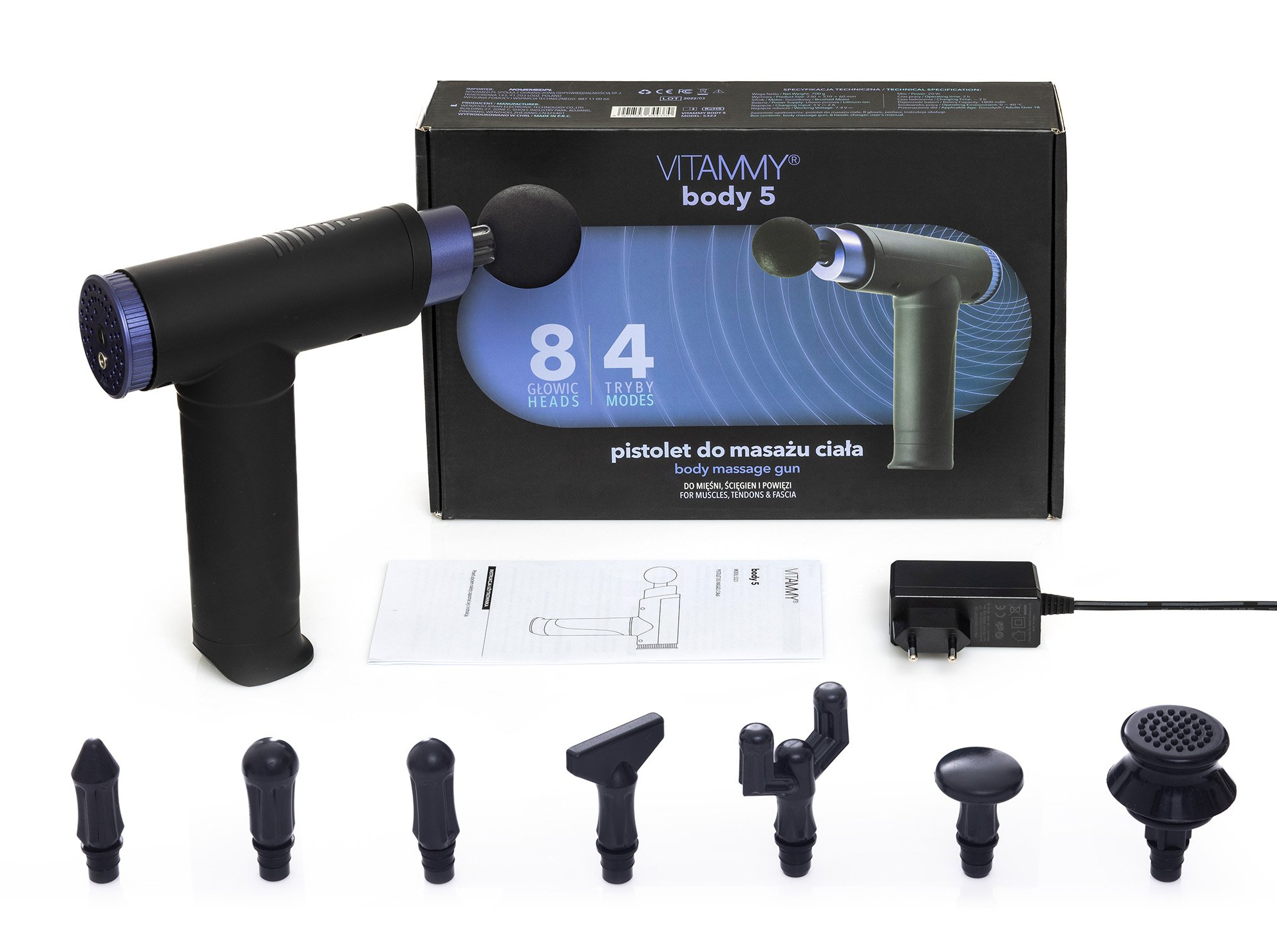 Czarny pistolet do masażu z akcesoriami, pudełko z tekstem i akcesoria na białej powierzchni.