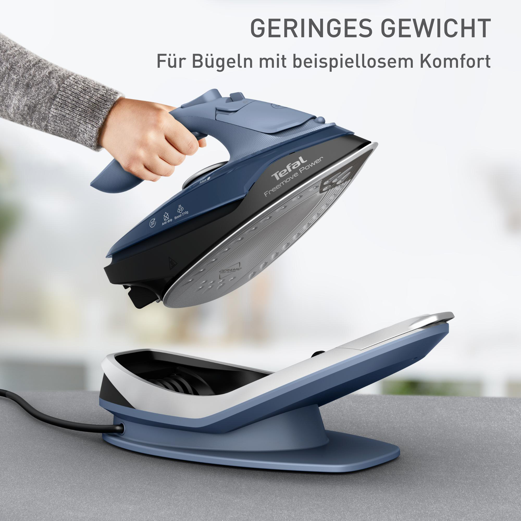 Bügeleisen wird auf seine Basis gestellt. Text: Geringes Gewicht.