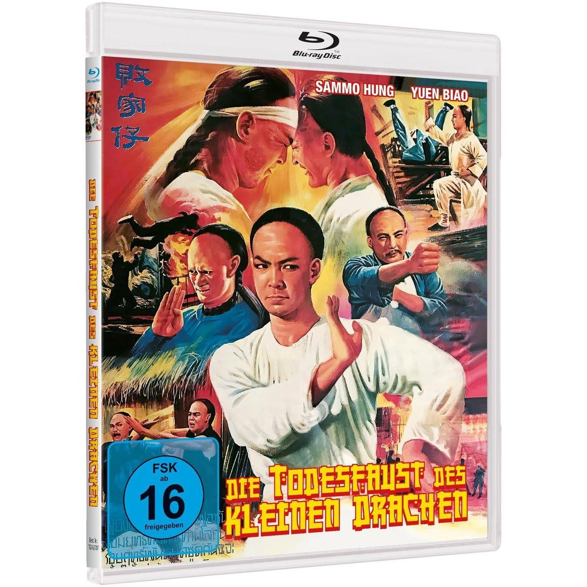 Blu-ray-Hülle mit Filmplakat: Männer in weißen Hemden kämpfen, mit chinesischem Text und 'Die Todesfaust des Kleinen Drachen'.