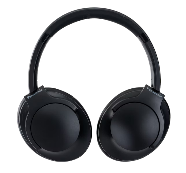 Para czarnych słuchawek Panasonic, wyizolowanych na białym tle.