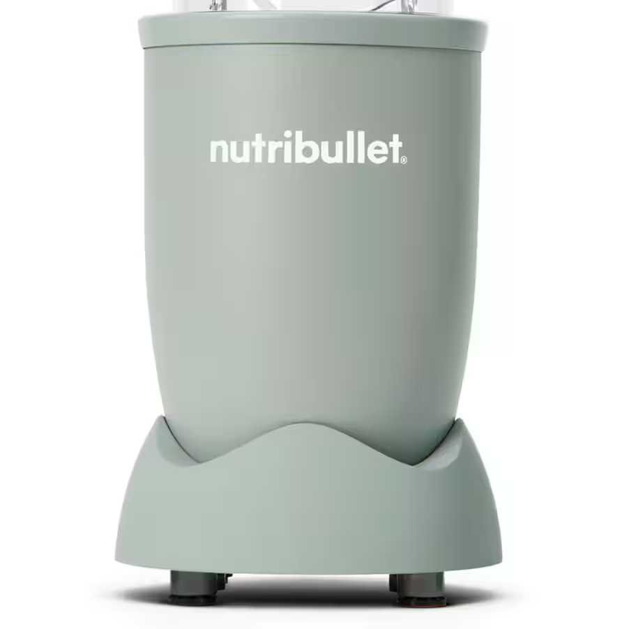 Ein grüner Nutribullet-Mixer. Weißes Logo mit abgerundetem Sockel.