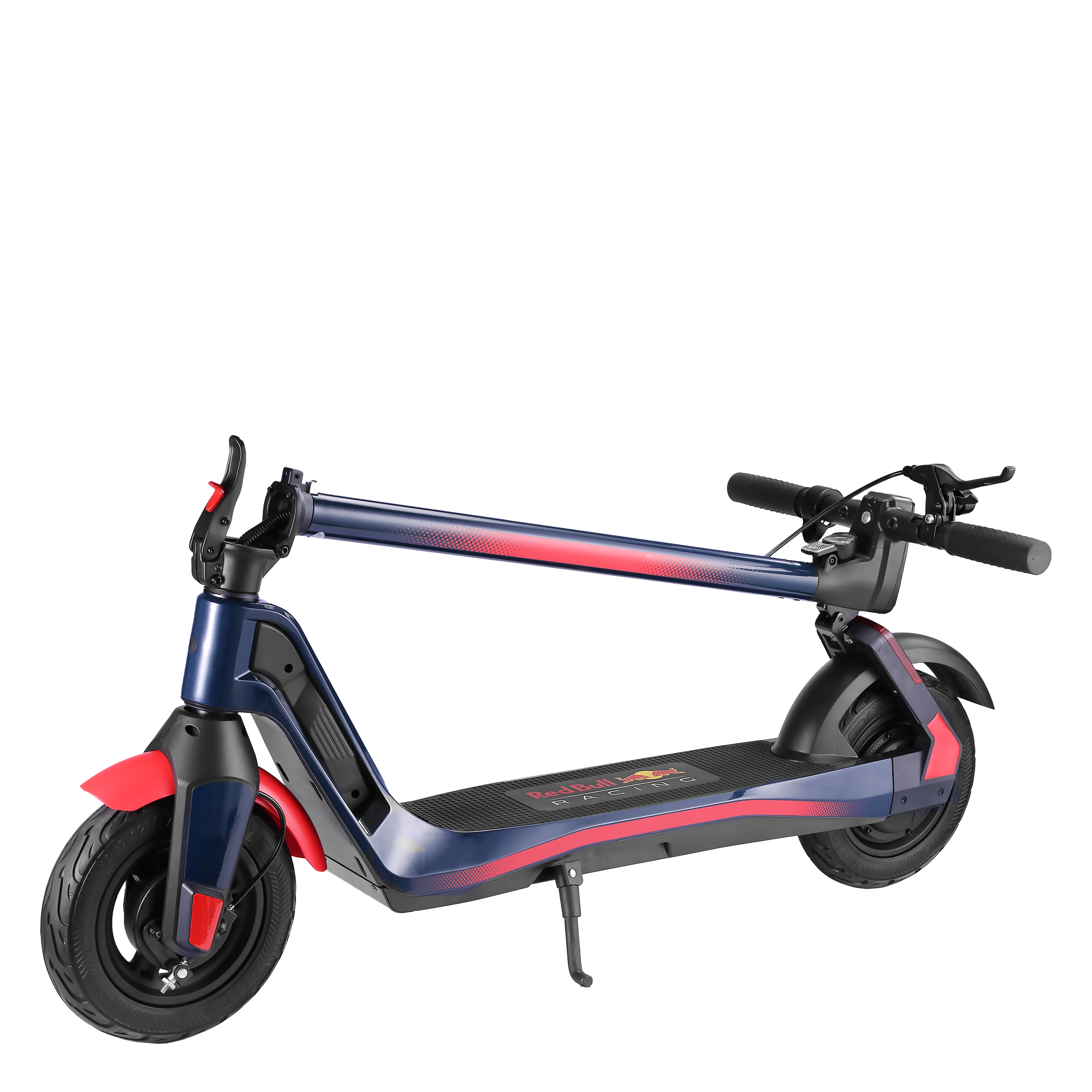 Ein blau-roter Elektroroller mit Red Bull-Branding, auf weißem Hintergrund.