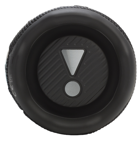 Widok od spodu czarnego głośnika. Srebrna kratka i znak wykrzyknika. Białe tło.