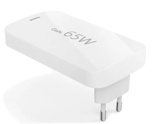 Biały zasilacz z wtyczką i napisem 'GaN 65W'.