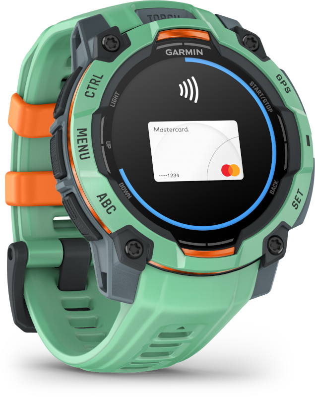 Zöld Garmin óra narancssárga díszítéssel, Mastercard fizetési felülettel a képernyőn.