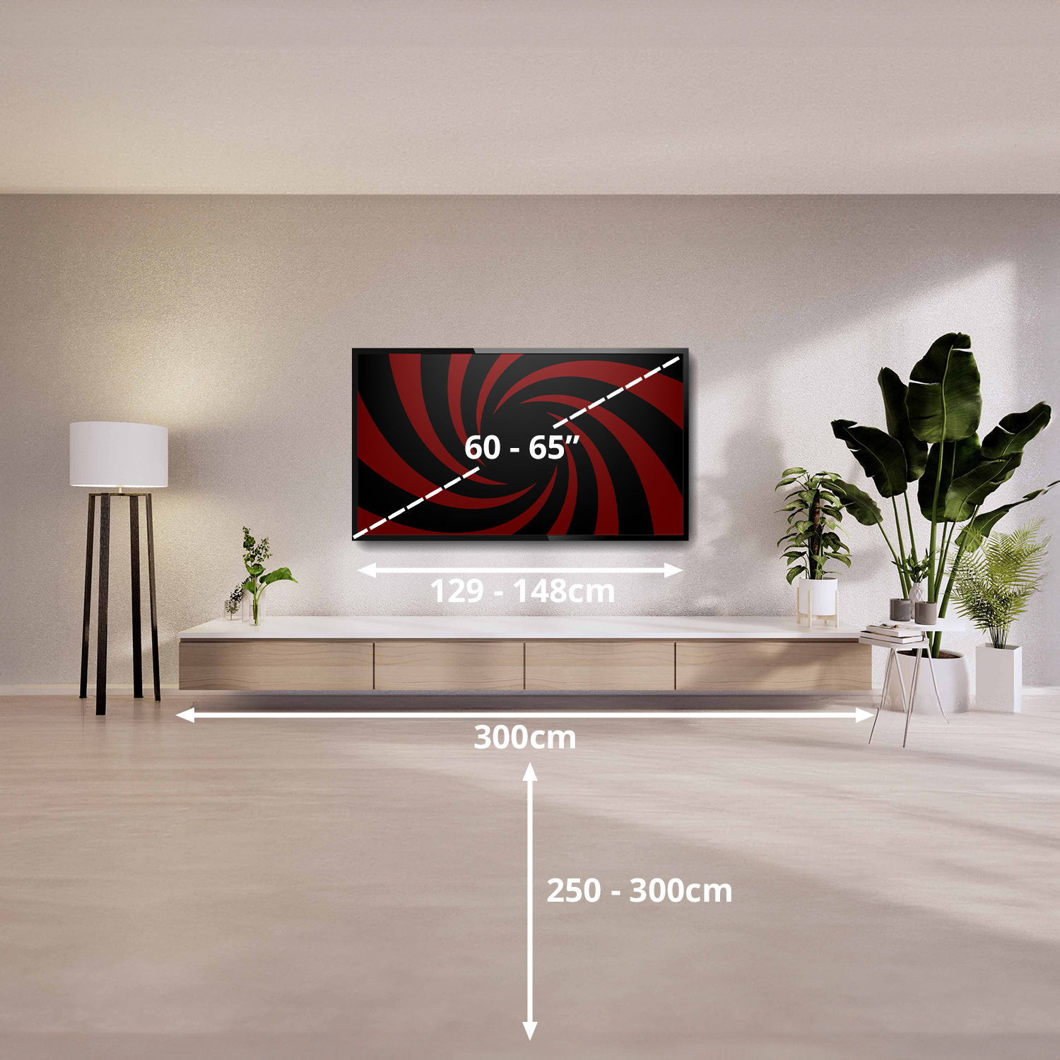 Pokój z telewizorem, drewnianą półką, roślinami i lampą. Rozmiar telewizora to 60-65 cali. Wskazano wymiary pokoju.