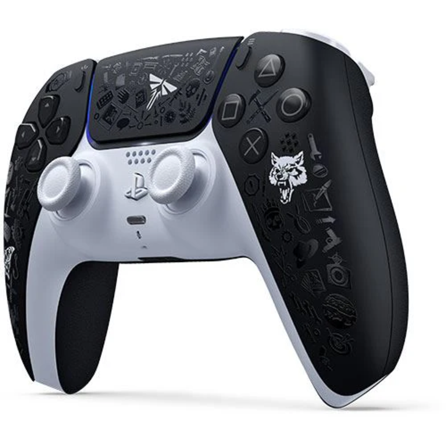 Een zwart-witte PlayStation 5-controller met aangepaste kunst en wolflogo.
