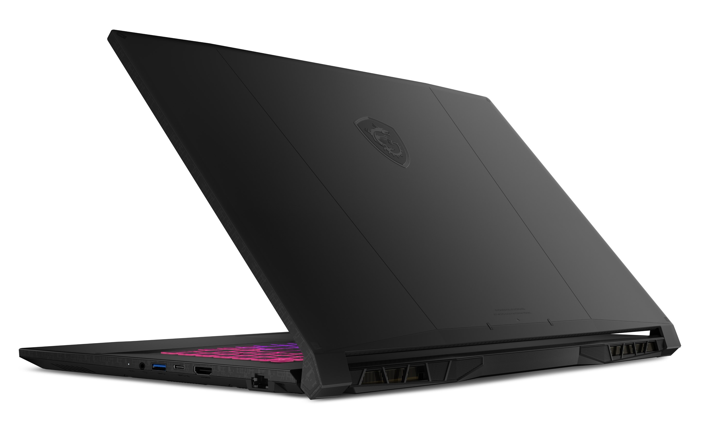 Czarny laptop z logo MSI na tylnej obudowie, ustawiony pod kątem na białym tle.