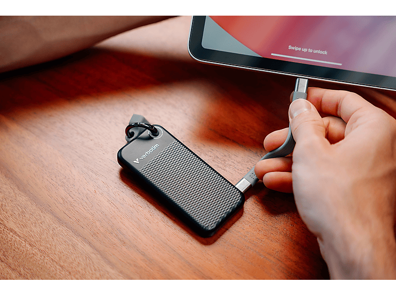 VERBATIM Pocket SSD, 1 TB, USB 3.2 Gen 2, Schlüsselanhänger mit Kabelbefestigung, Schwarz/Grau; externe Festplatte — Foto 4 von 4