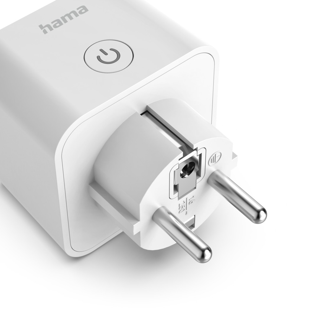 Weißer Netzstecker mit einem Stromsymbol. Der Hintergrund ist weiß.