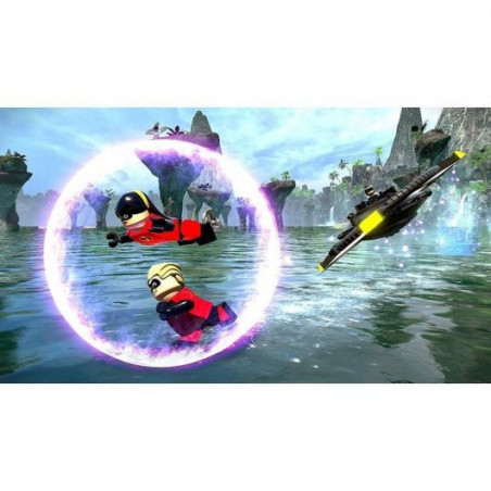 Escena de Lego Incredibles. Personajes volando por el agua, barco al fondo, escena soleada.