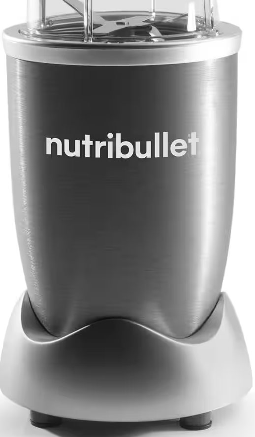 Ein silberner und weißer NutriBullet-Mixer, mit sichtbarem Markennamen.