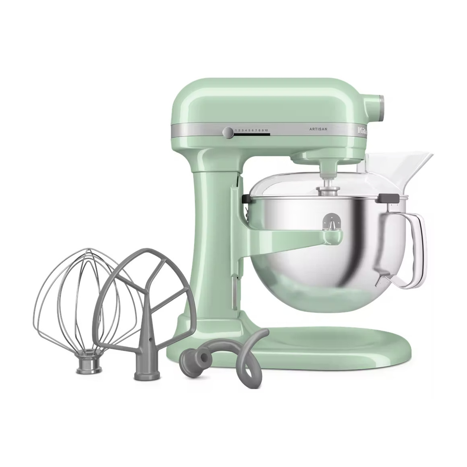 Un robot da cucina KitchenAid verde menta con accessori su una superficie bianca.