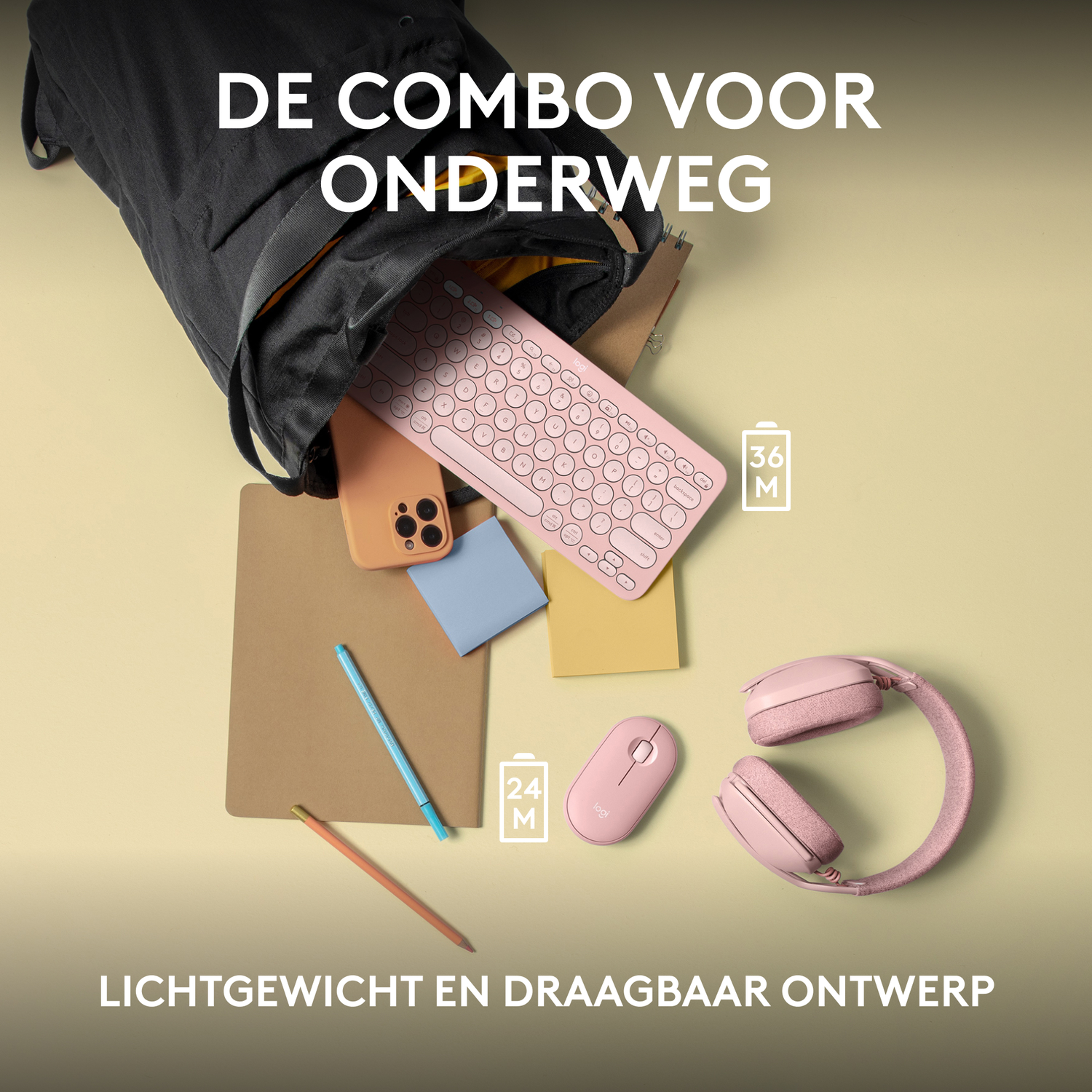 De hand van een persoon die typt op een wit toetsenbord, met een witte muis.