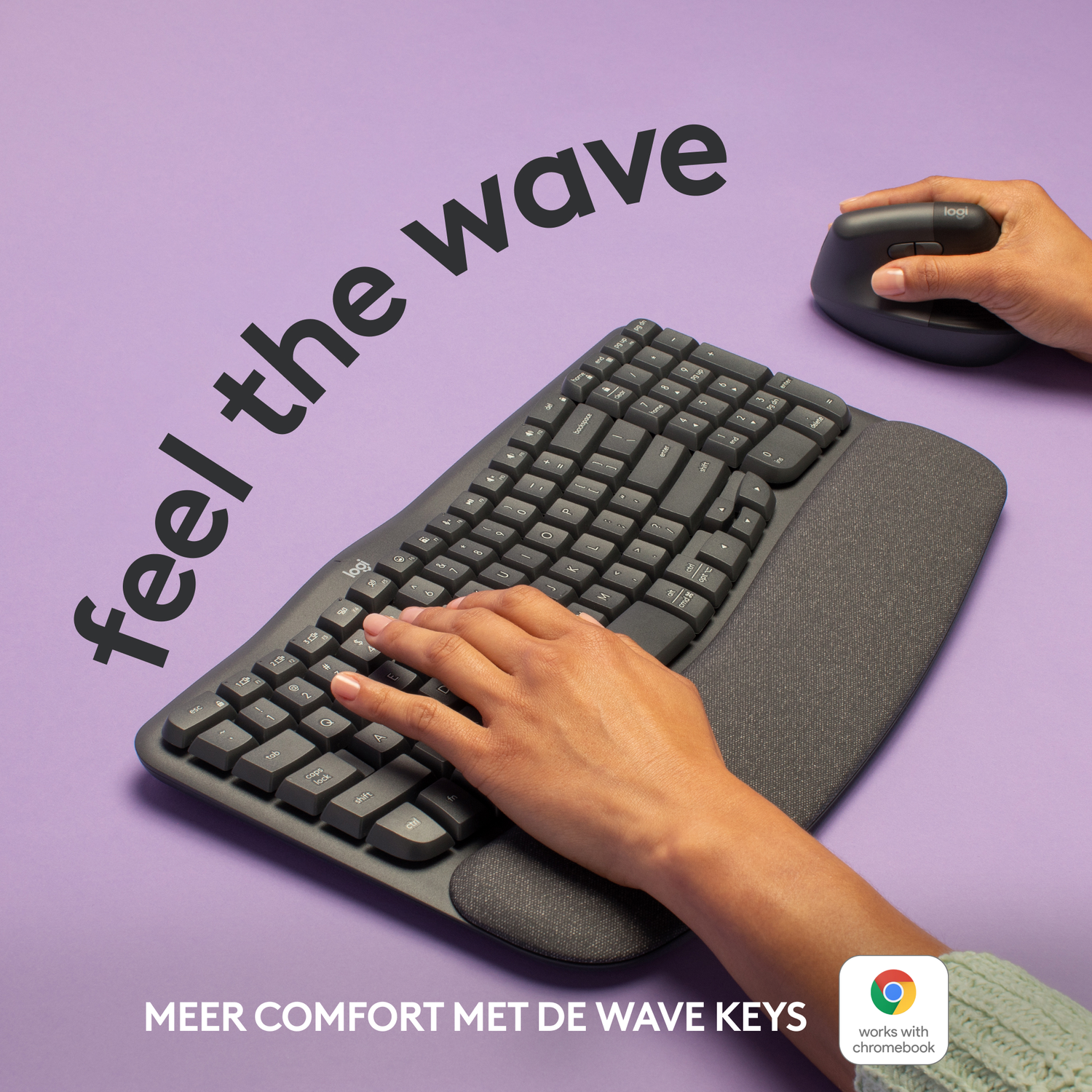 Handen op een toetsenbord en muis met de tekst: 'feel the wave', op een paarse achtergrond.