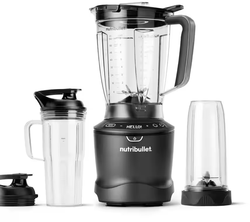 Mixeur Nutribullet avec accessoires, dont une tasse et un couvercle. Couleurs noir et transparent.