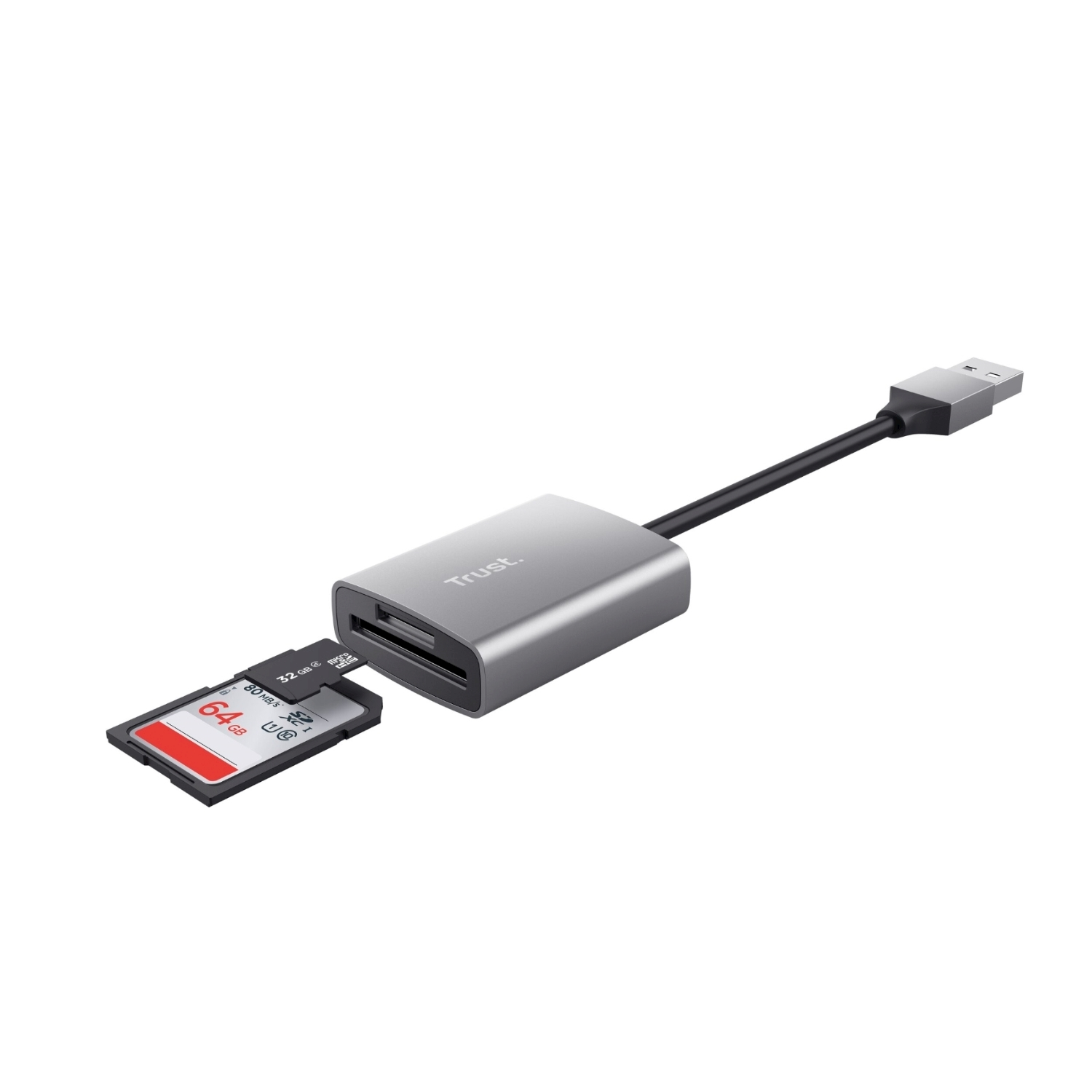 Lettore di schede argento con cavo nero e una scheda SD rossa da 64 GB.
