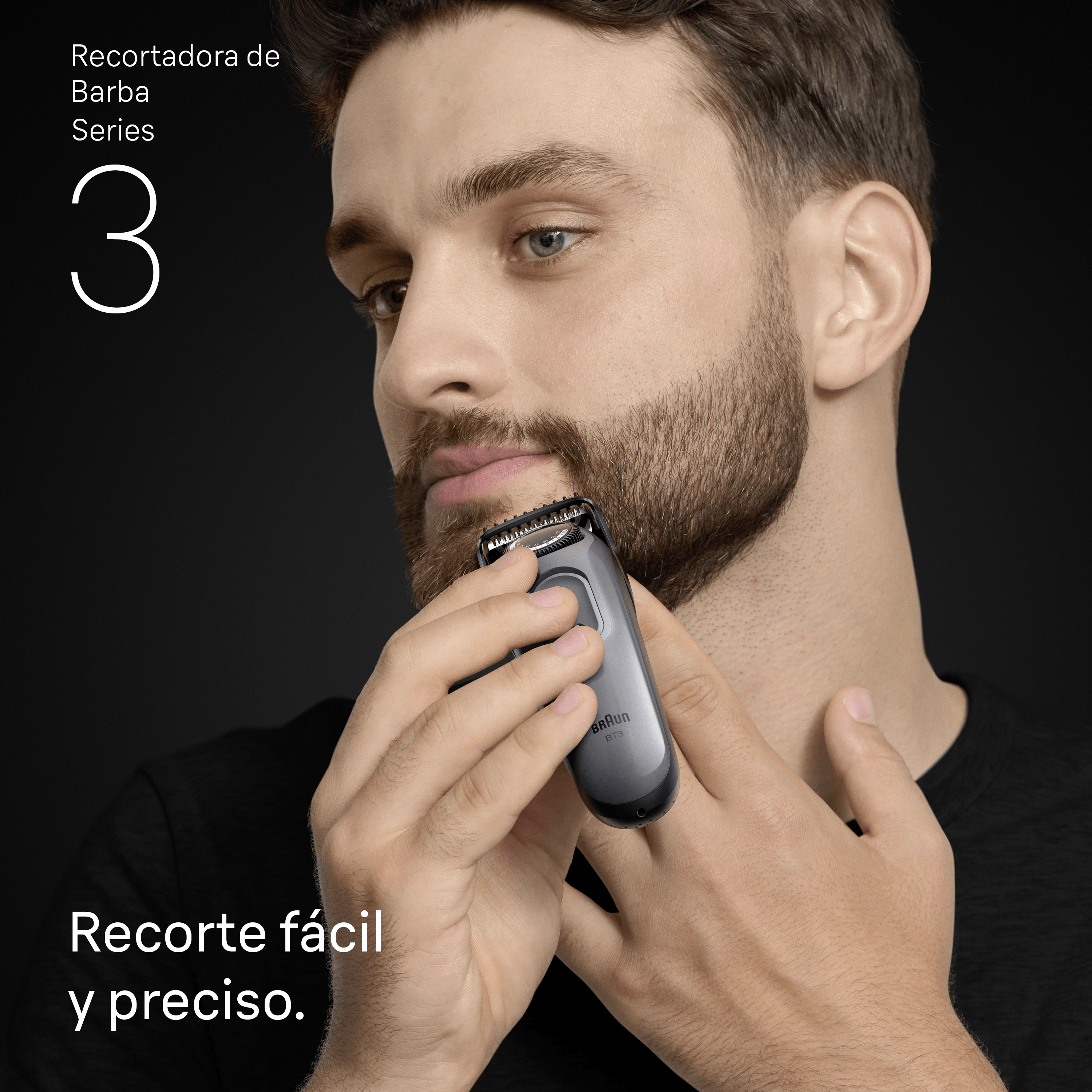 Un hombre afeitándose la barba con un recortador. Texto: Recorte fácil y preciso.