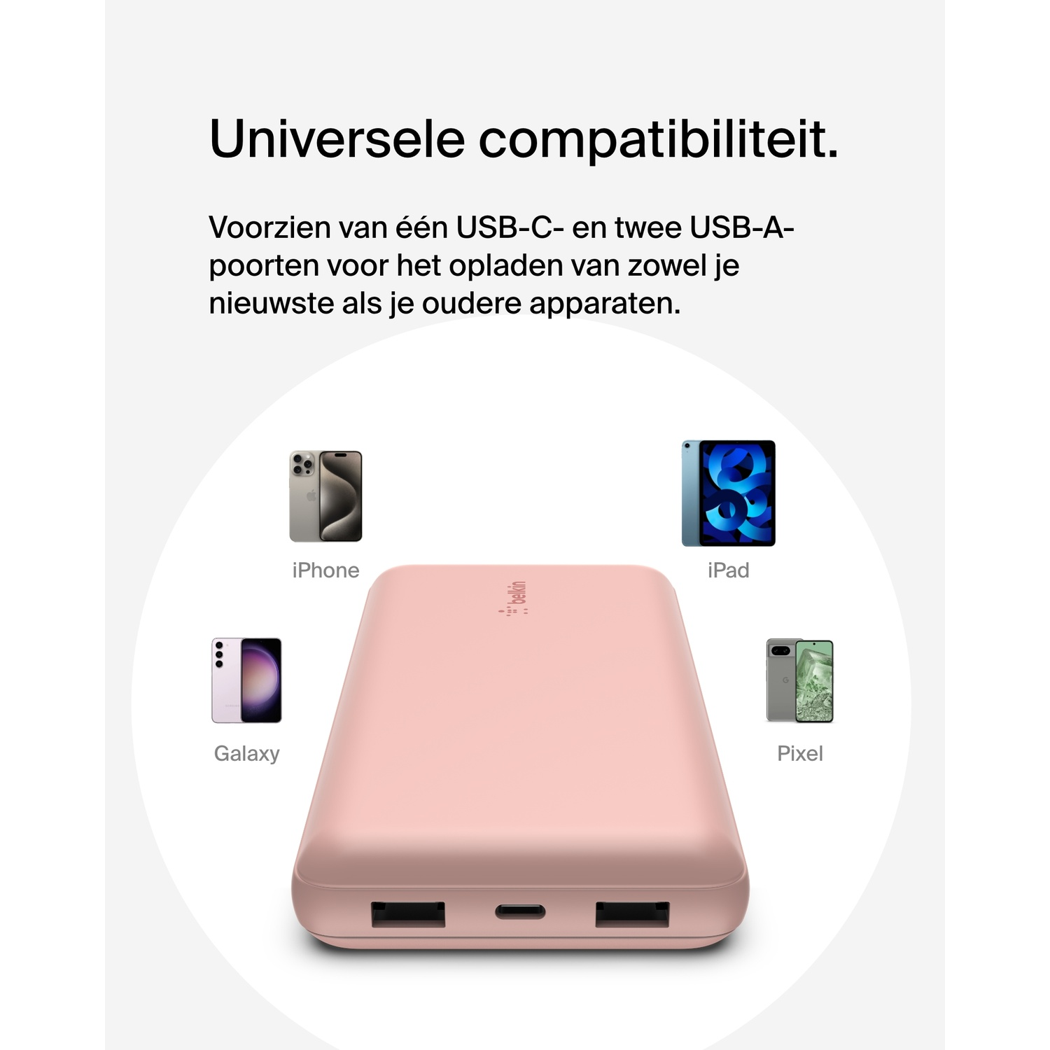 Een roze powerbank met apparaten eromheen: iPhone, iPad, Galaxy en Pixel. Witte achtergrond.