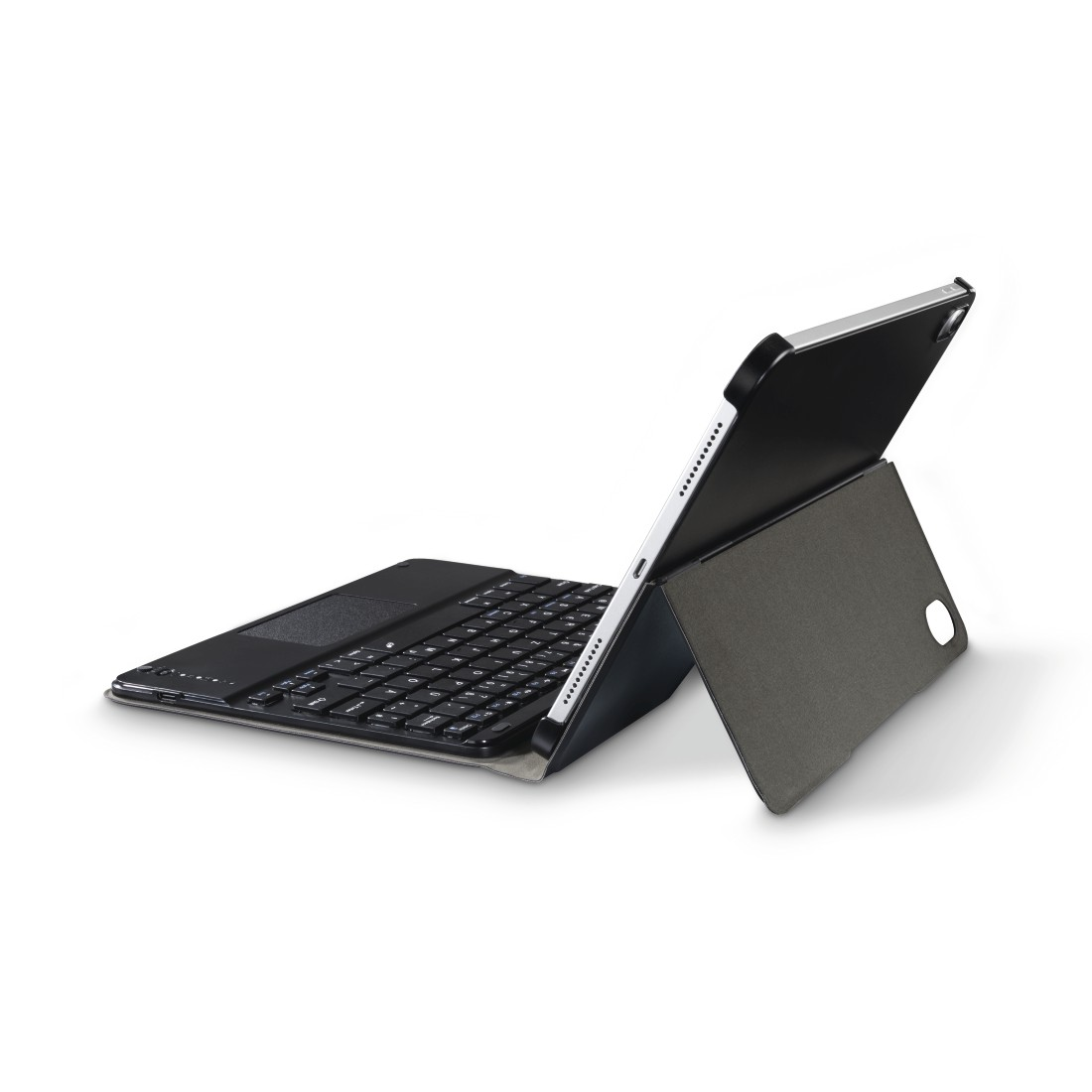 Ein schwarzes iPad mit Tastaturhülle und grauer Folio-Abdeckung, auf weißem Hintergrund.