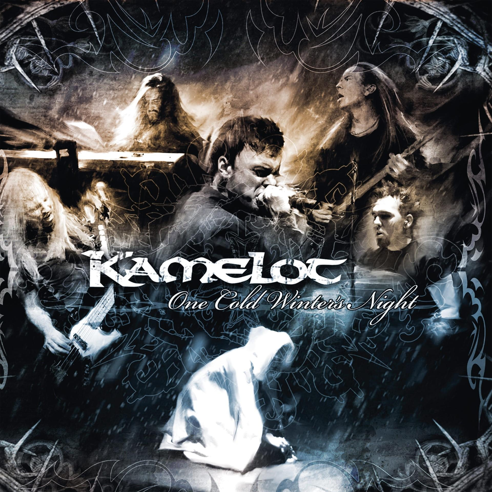 Kamelot együttes, One Cold Winter's Night album borítója, a zenekar tagjaival, akik fellépnek, és egy kapucnis figurával.