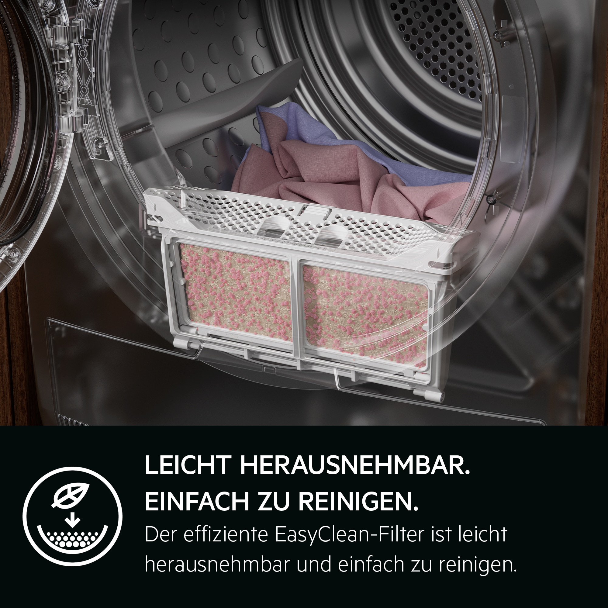 Waschmaschinenfilter mit rosa Rückständen. Text: 'Leicht herausnehmbar, einfach zu reinigen'.