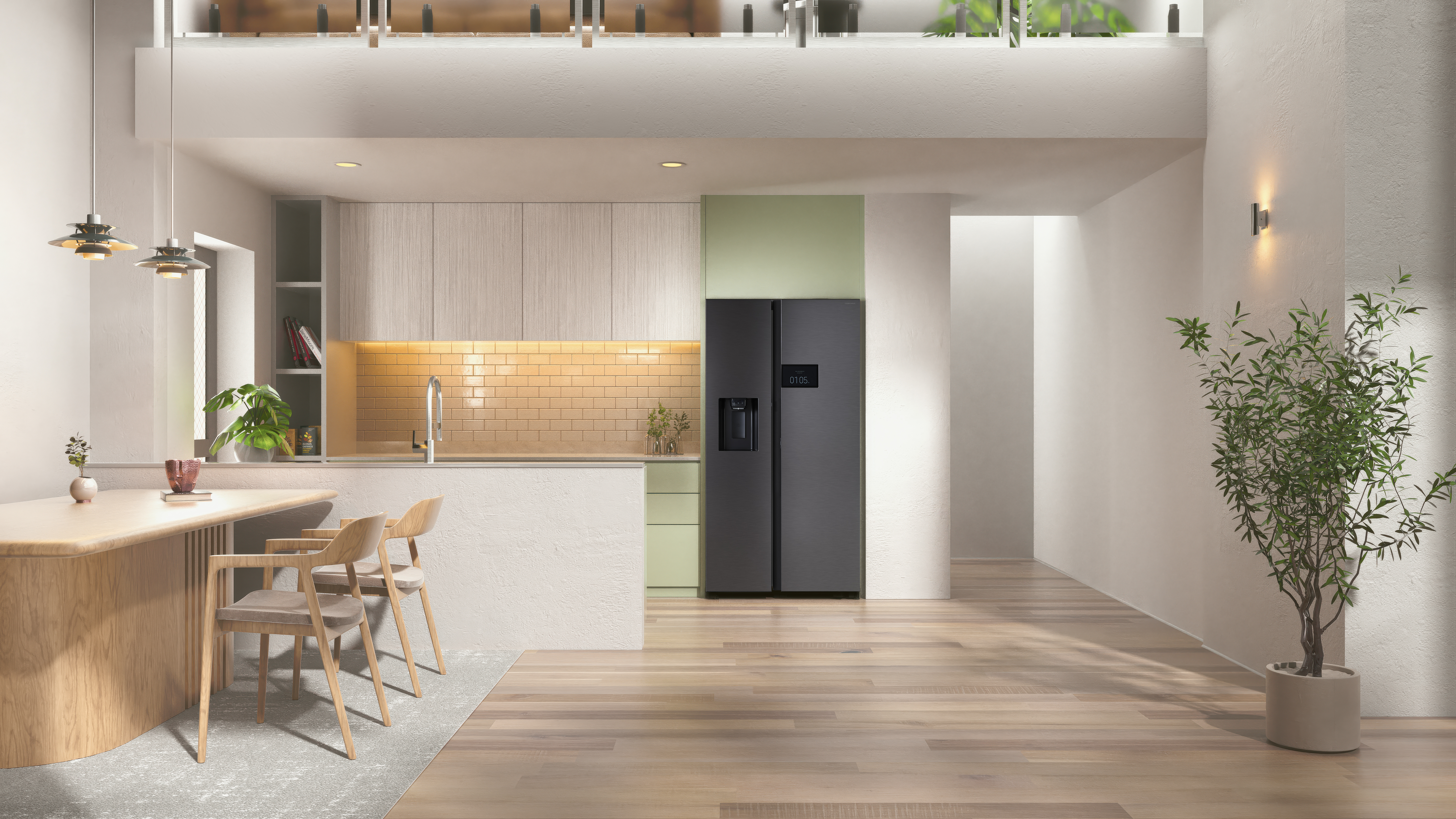 Innenaufnahme einer modernen Küche und eines Essbereichs. Kühlschrank, Tisch, Stühle und Pflanzen.