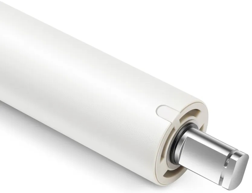 Biały, cylindryczny, zmotoryzowany element osłony. Koniec ma metalowy element.