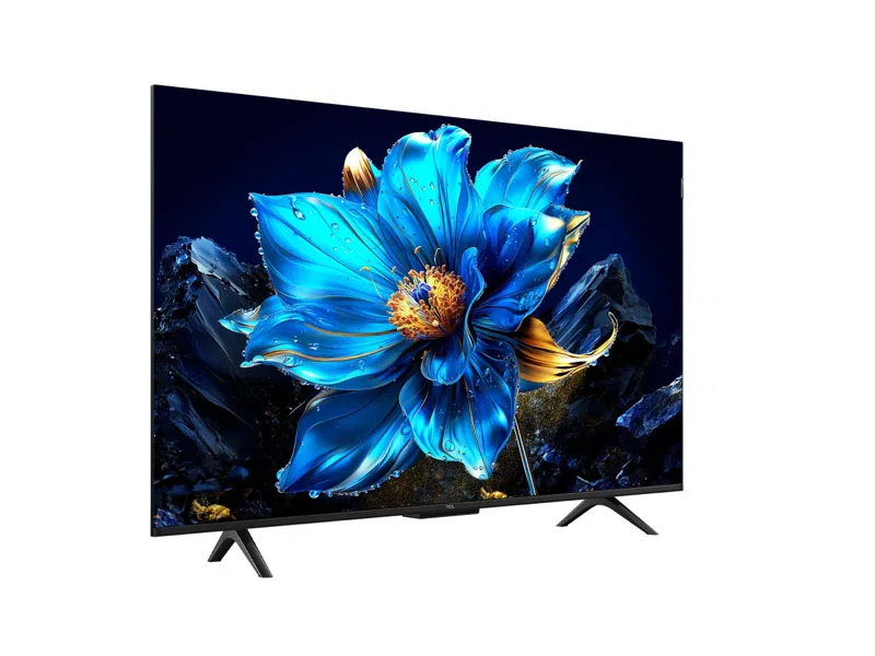 TCL-Fernseher, der ein blaues Blumenkunstwerk auf dem Bildschirm zeigt. Schwarzer Ständer und Rahmen.