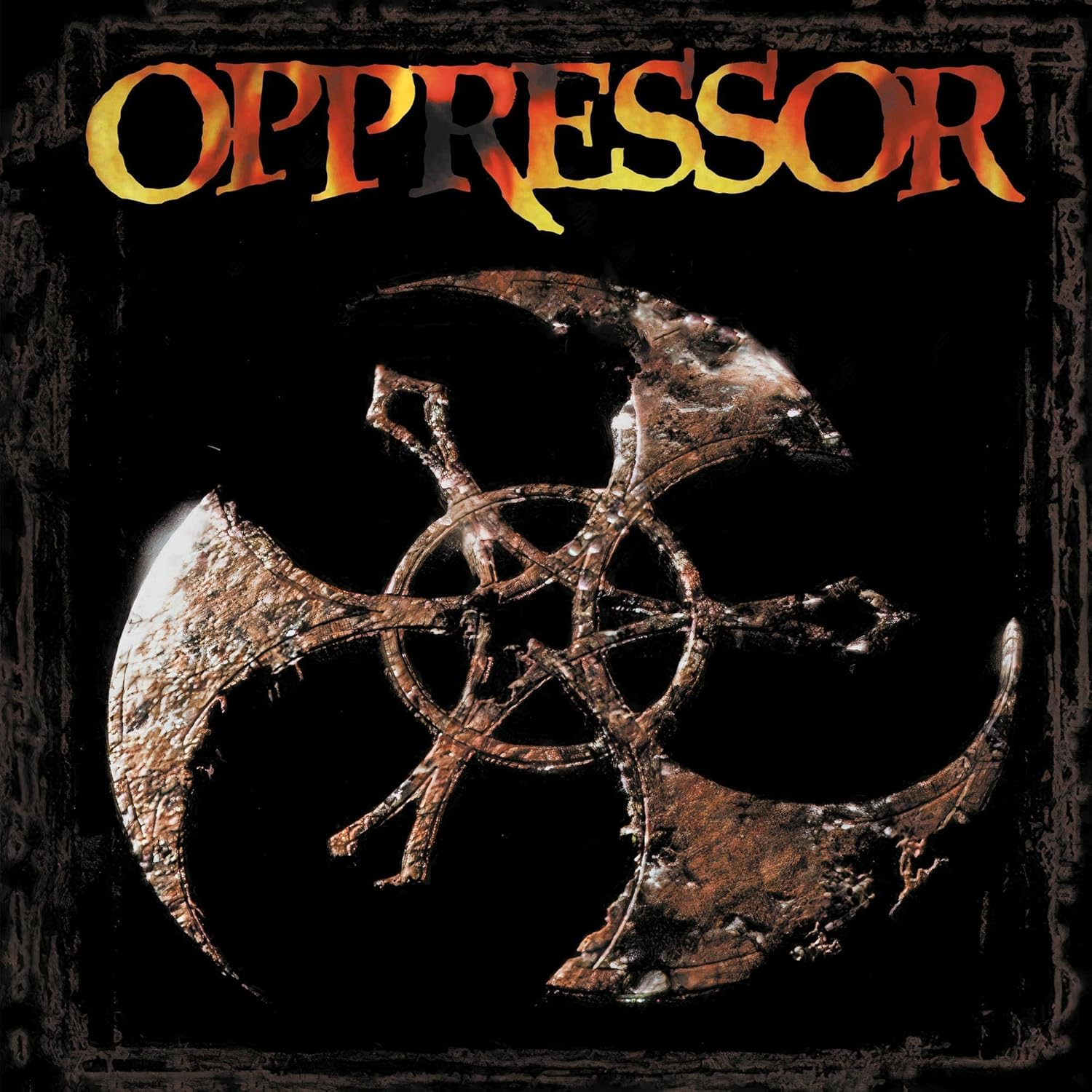 Album borító fém szimbólummal és az 'OPPRESSOR' szóval sárga és fekete színben.
