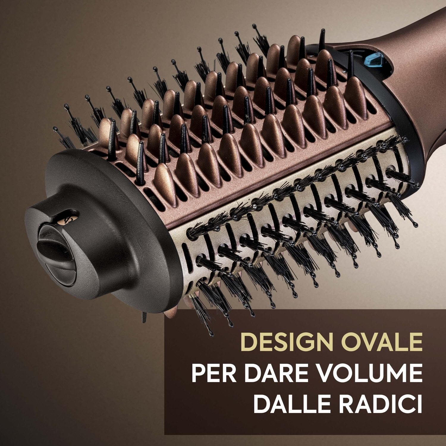 Strumento per lo styling dei capelli con il testo: 'DESIGN OVALE PER DARE VOLUME DALLE RADICI'.