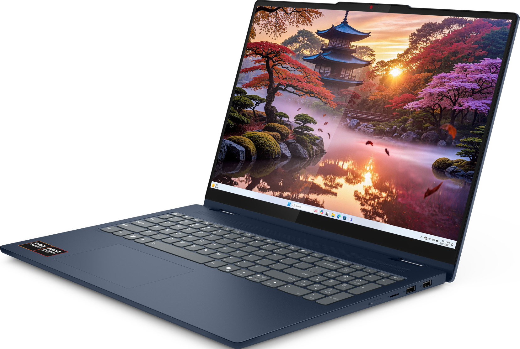Blauer Laptop geöffnet auf einem Schreibtisch, Sonnenuntergangsszene.