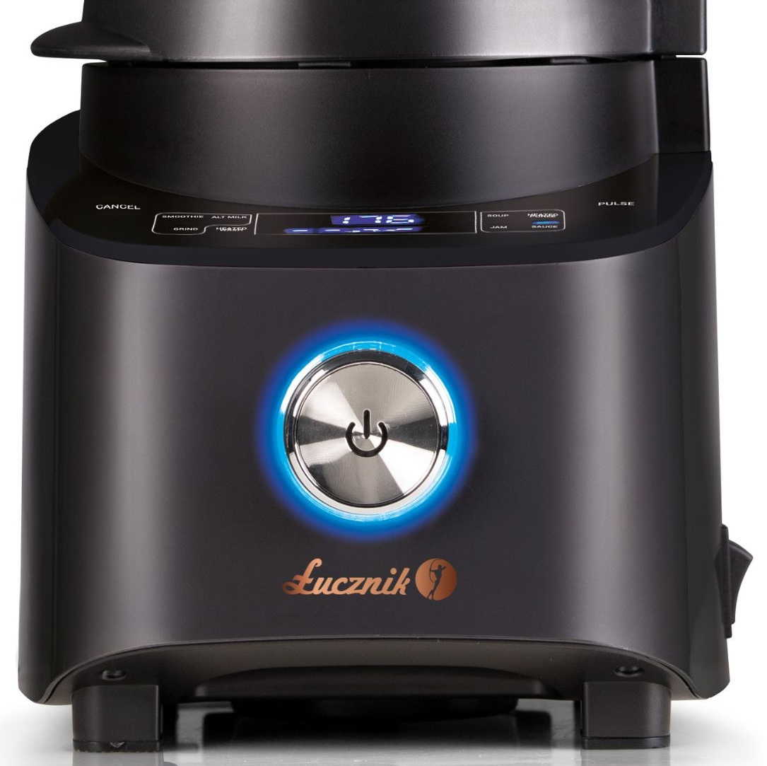 Czarny robot kuchenny z podświetlanym niebieskim przyciskiem zasilania. Panel sterowania z opcjami.