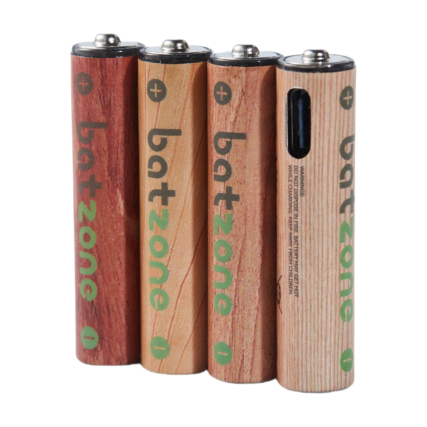 Quattro batterie batzone con motivo in legno su sfondo bianco.