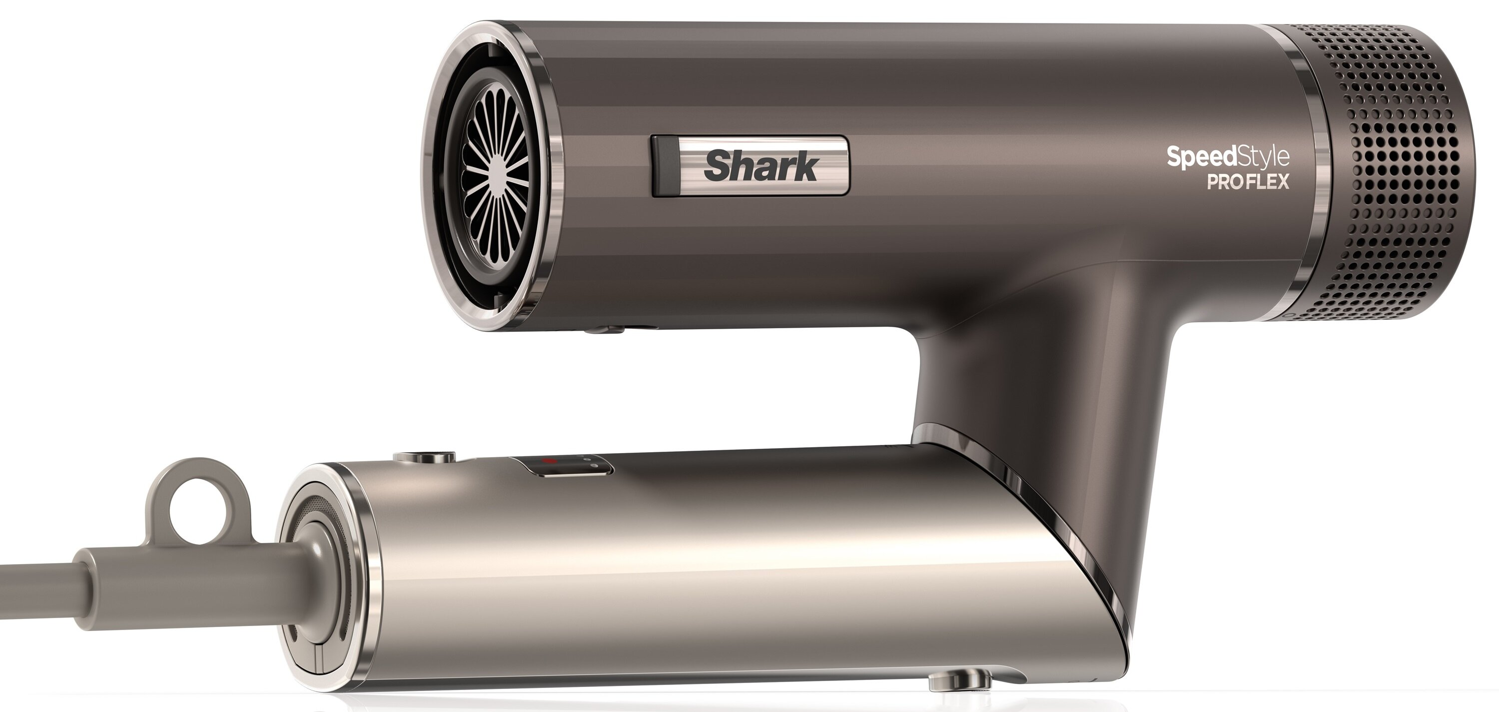 Ciemnoszara suszarka do włosów ze srebrno-czarnym designem. Posiada dyszę i markę 'Shark'.